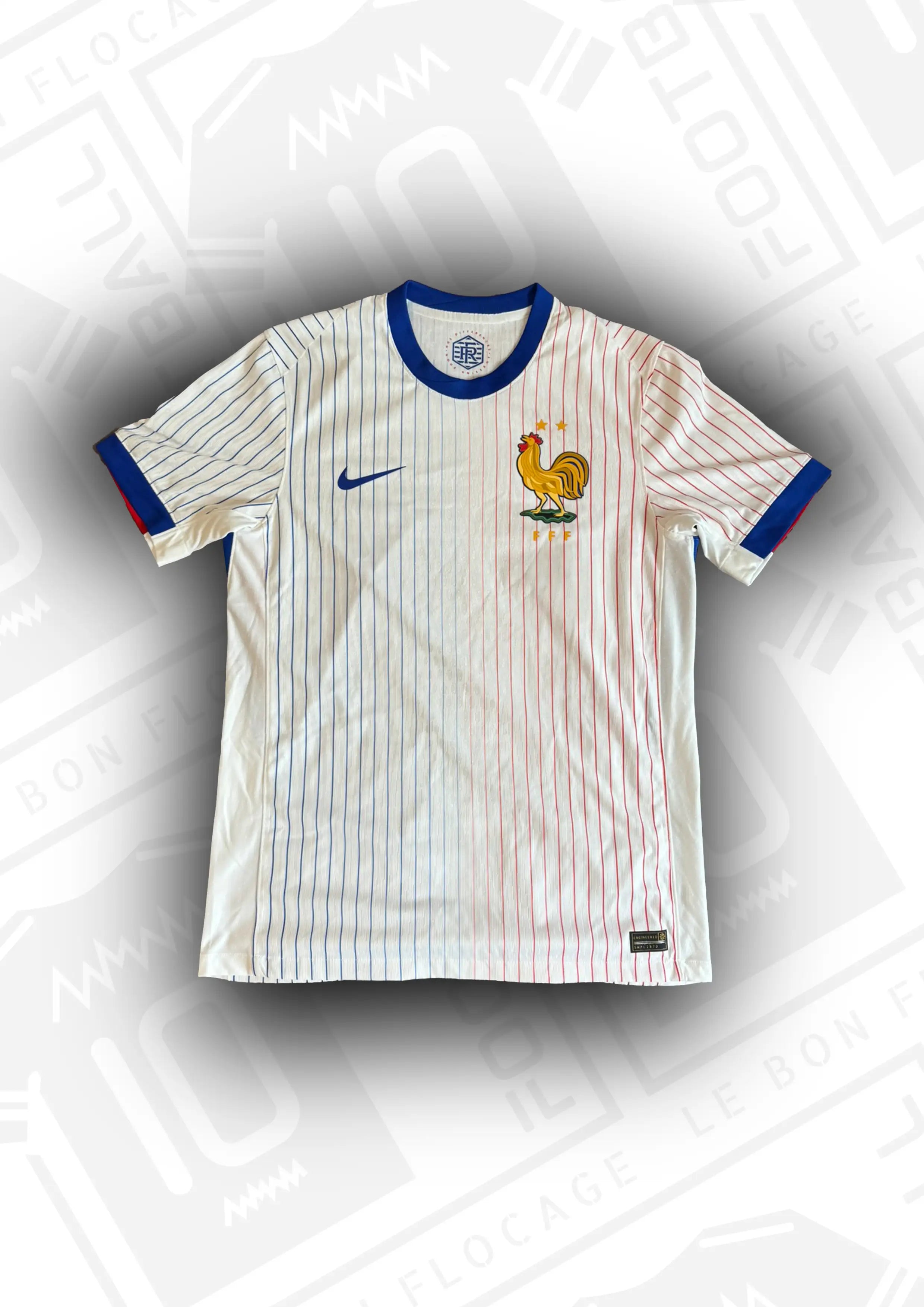 Nice dévoile son maillot extérieur 2025-2026; RC Vannes présente ses tenues - One Media