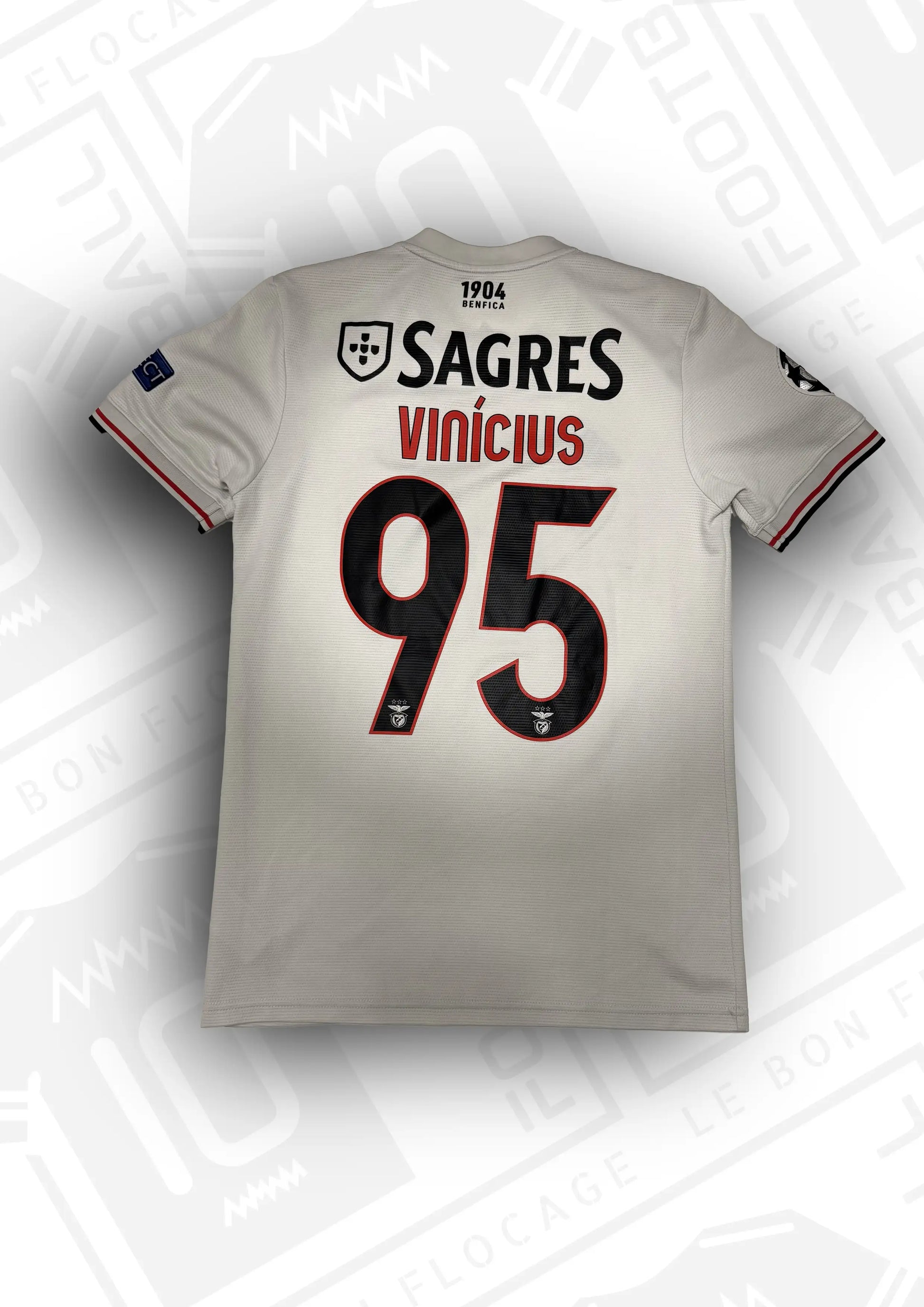 maillot-officiel-benfica-21-22-exterieur-dos-vinicius
