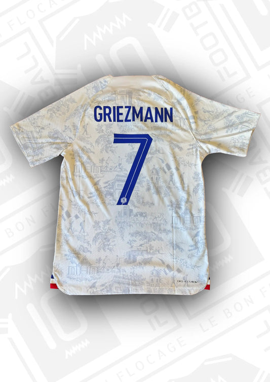 maillot-officiel-france-2022-exterieur-griezmann-face