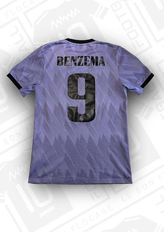 maillot-officiel-real-madrid-22-23-exterieru-dos-benzema