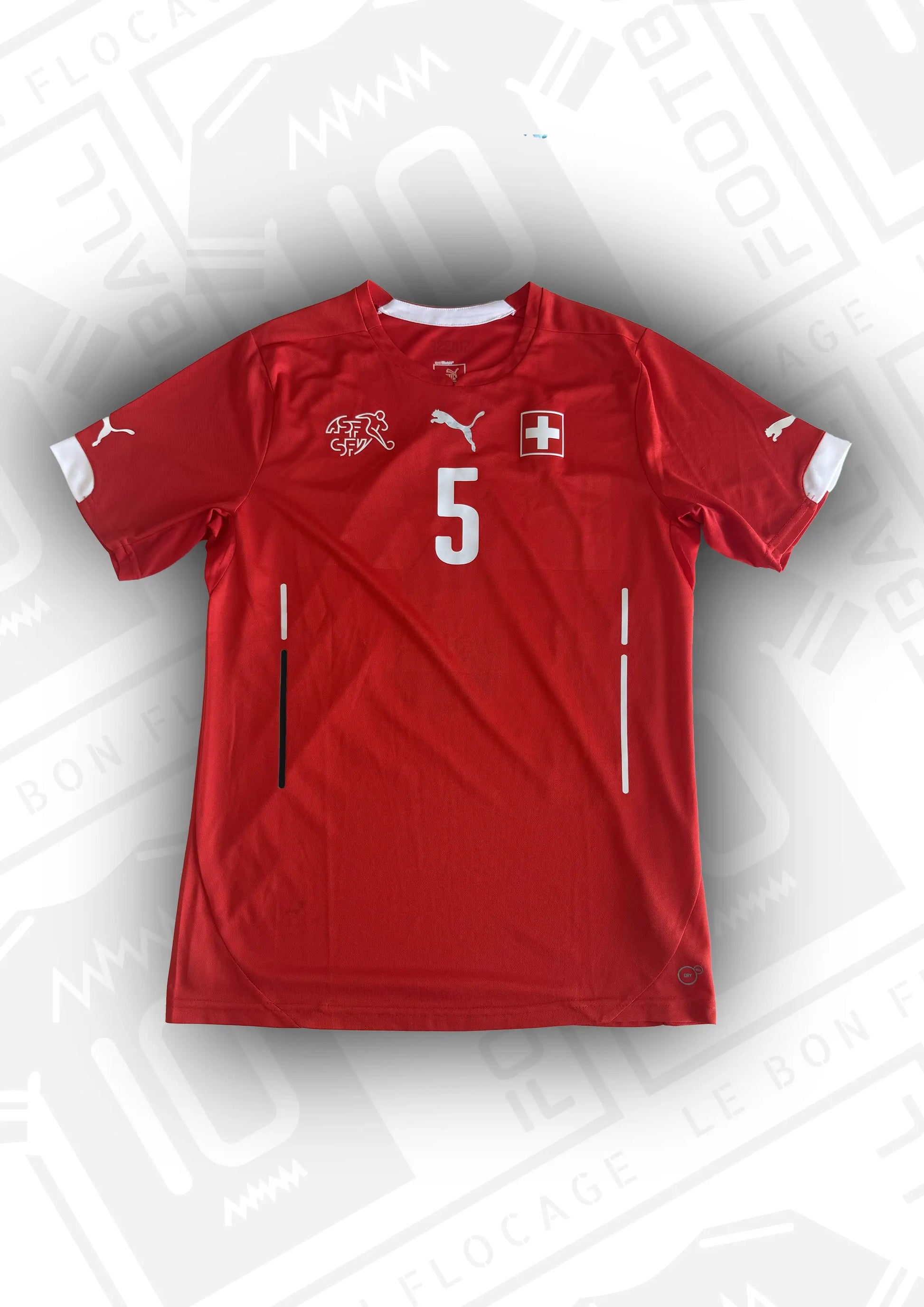 maillot-officiel-suisse-2014-domicile-face-numero-5